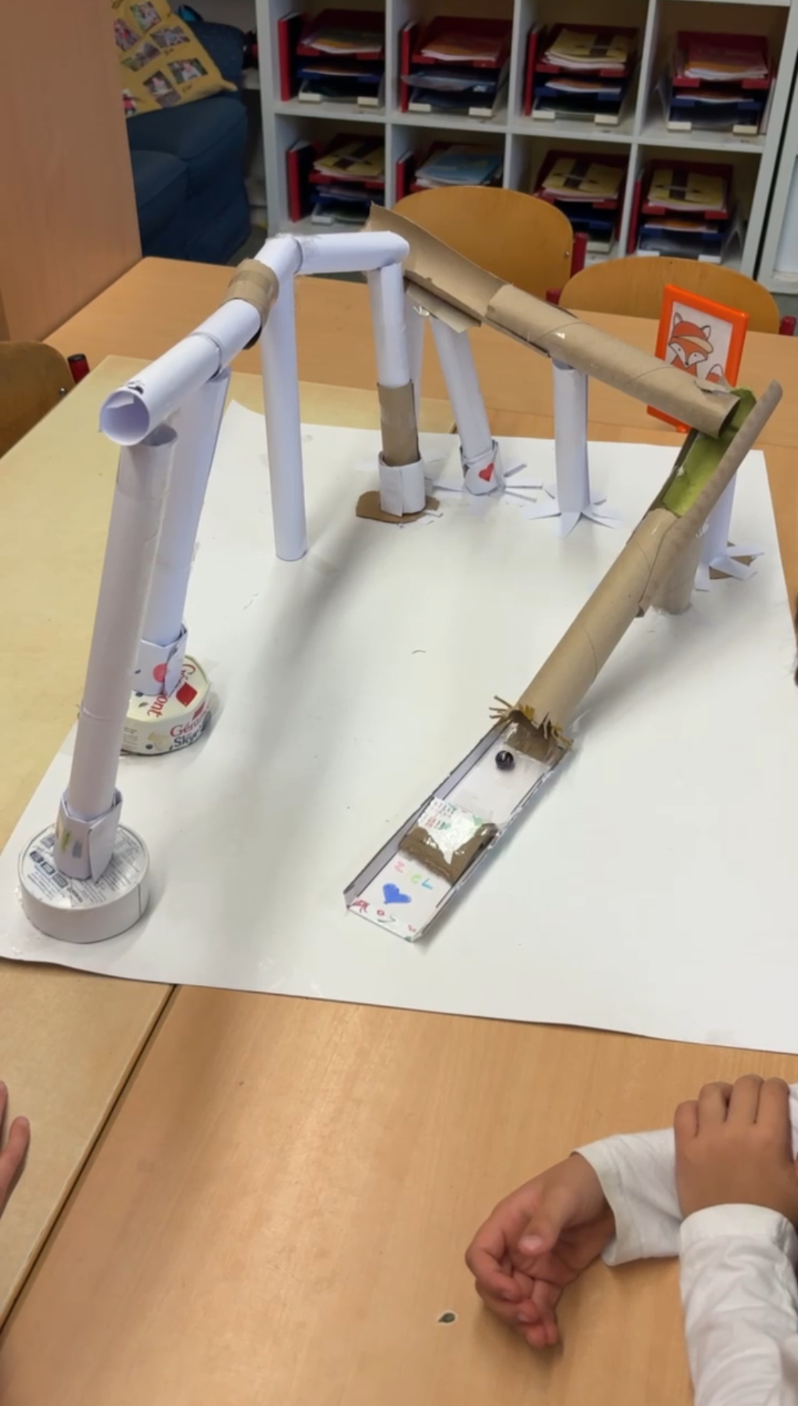 Die Füchse bauen Murmelbahnen | dbs-pulheim.de Die Füchse bauen Murmelbahnen