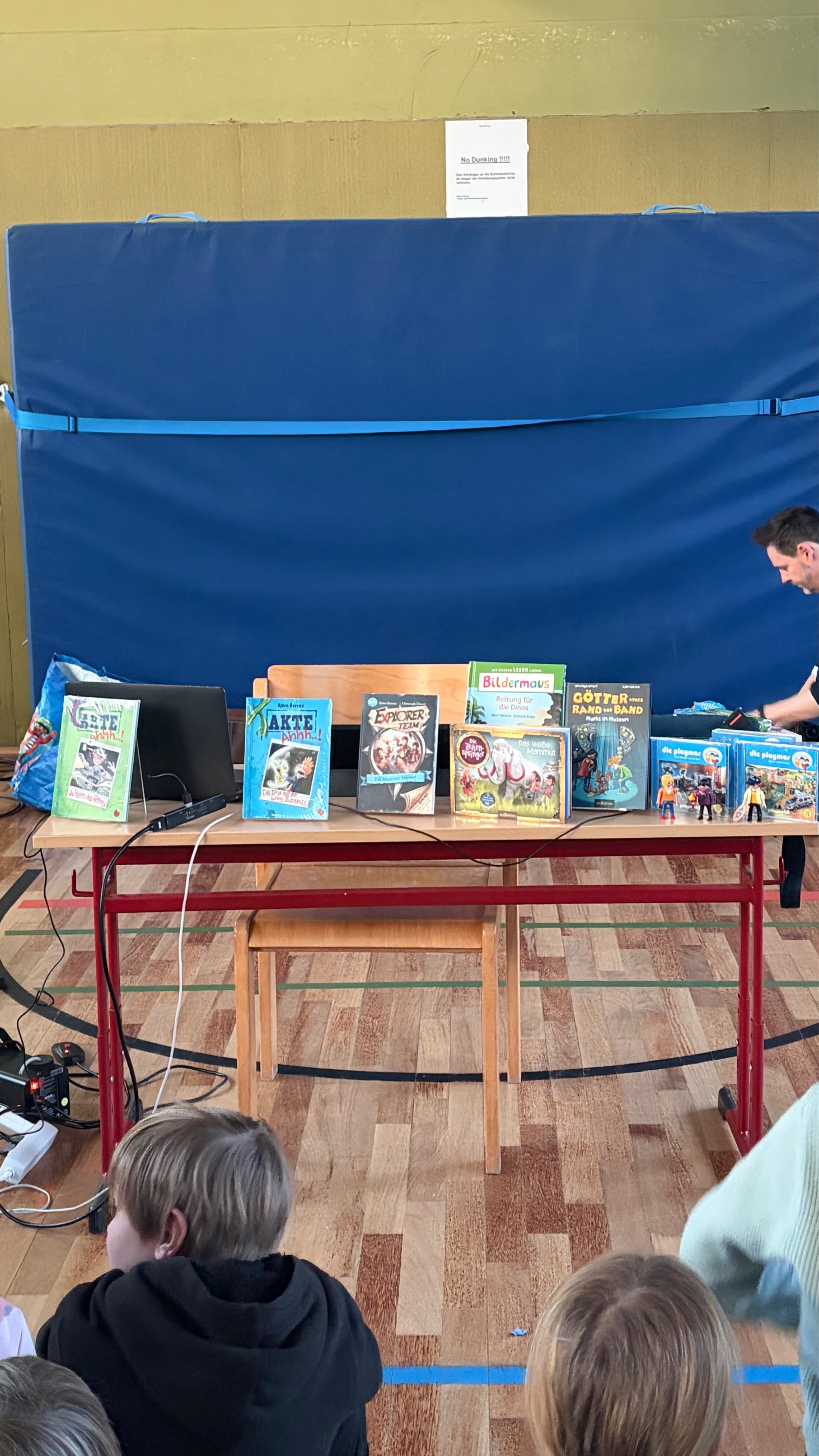 Autorenlesung an der DBS | dbs-pulheim.de Autorenlesung an der DBS